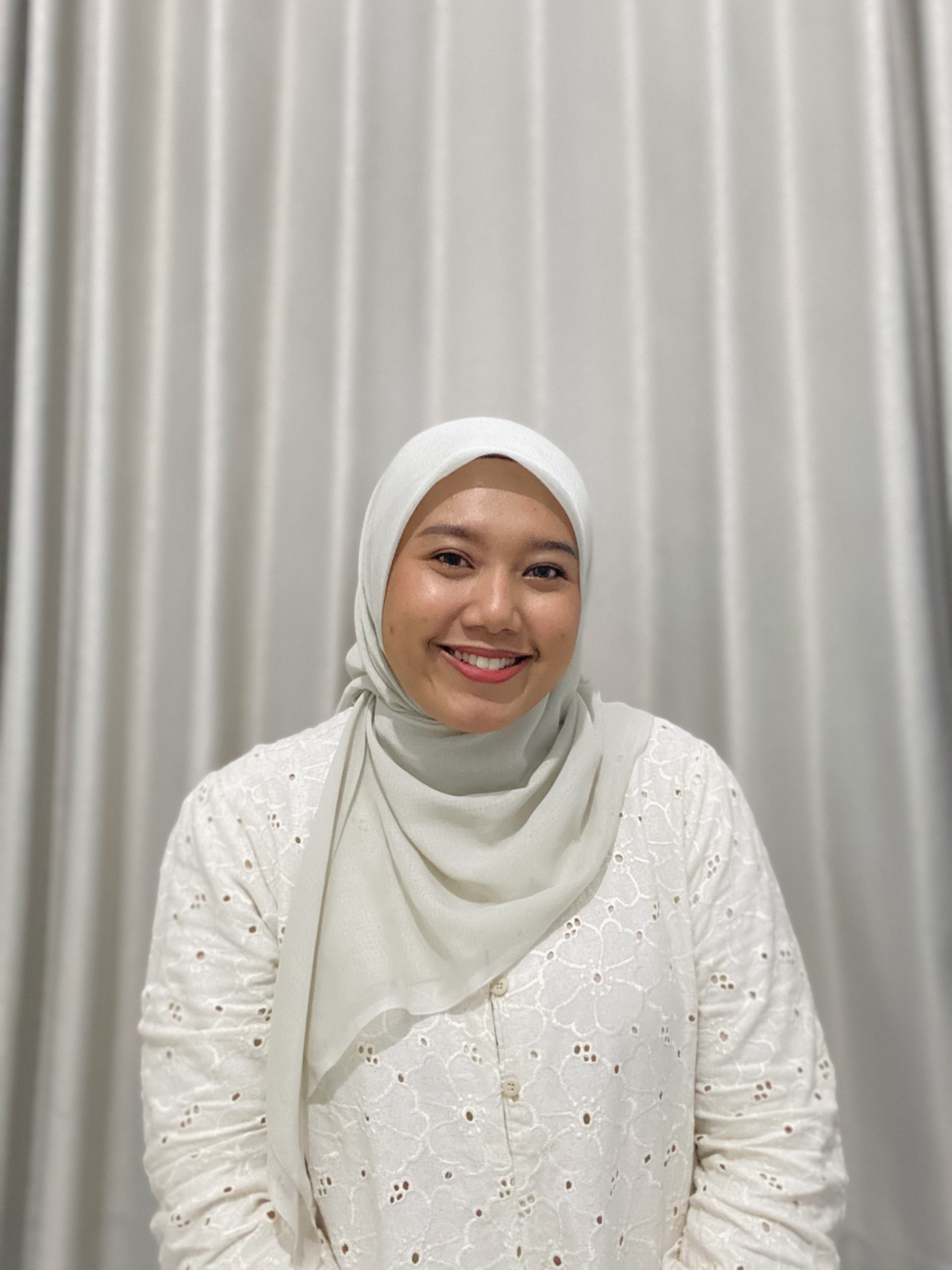 Foto Profil Della Nanda Luthfiana Dosen Manajemen Universitas Janabadra